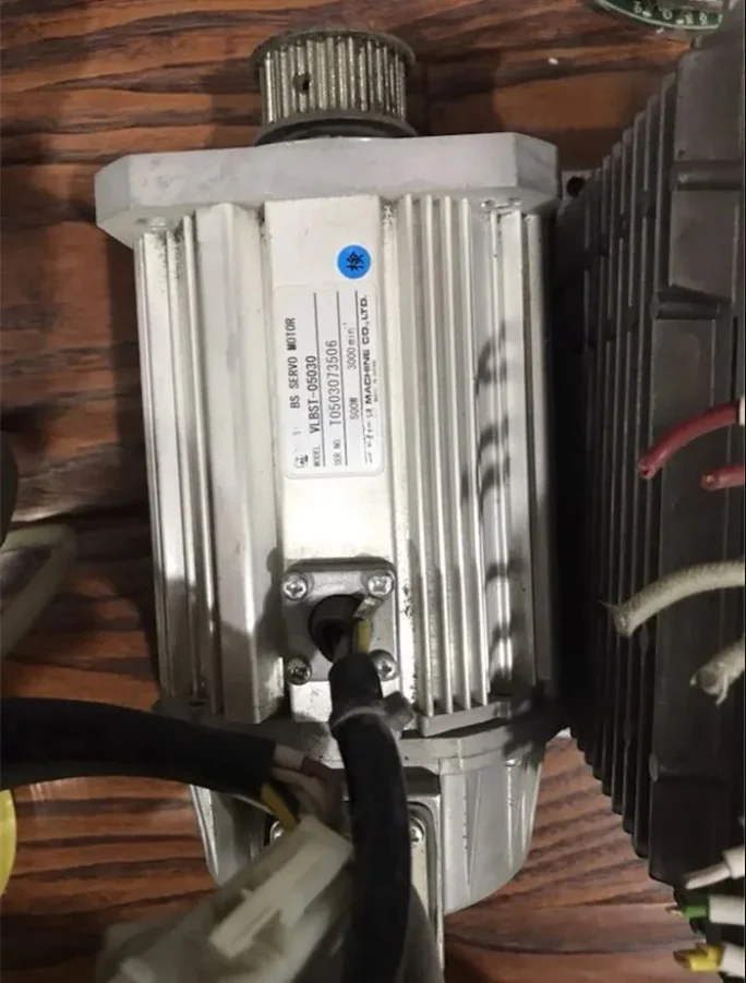 

VLBST-05030 Used in good condition servo motor