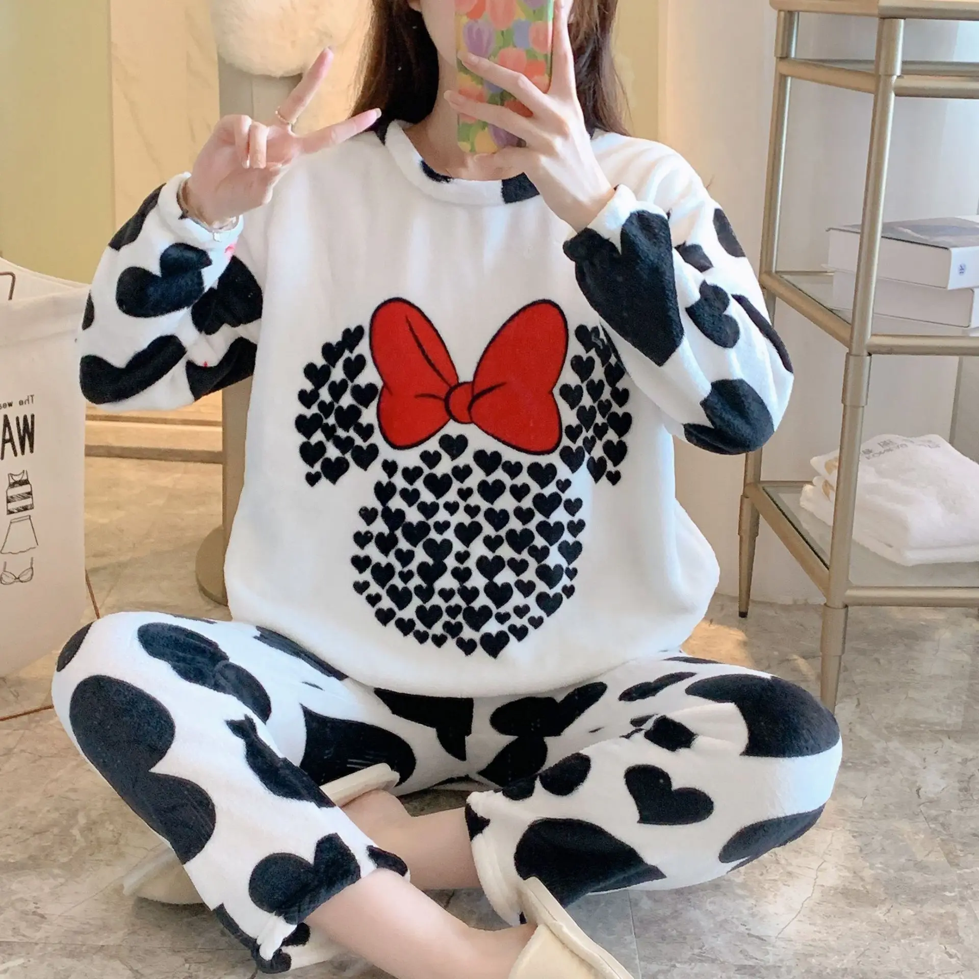 Pajamas Mickey Minnie Duck Winter Flannel Pajamas Women\'s Long-sleeved Thick Coral Fleece Cute Cartoon Home Clothes