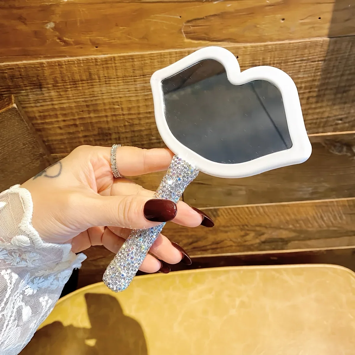 

Ручное зеркало для губ HD с искусственными бриллиантами, портативное косметическое зеркало для путешествий