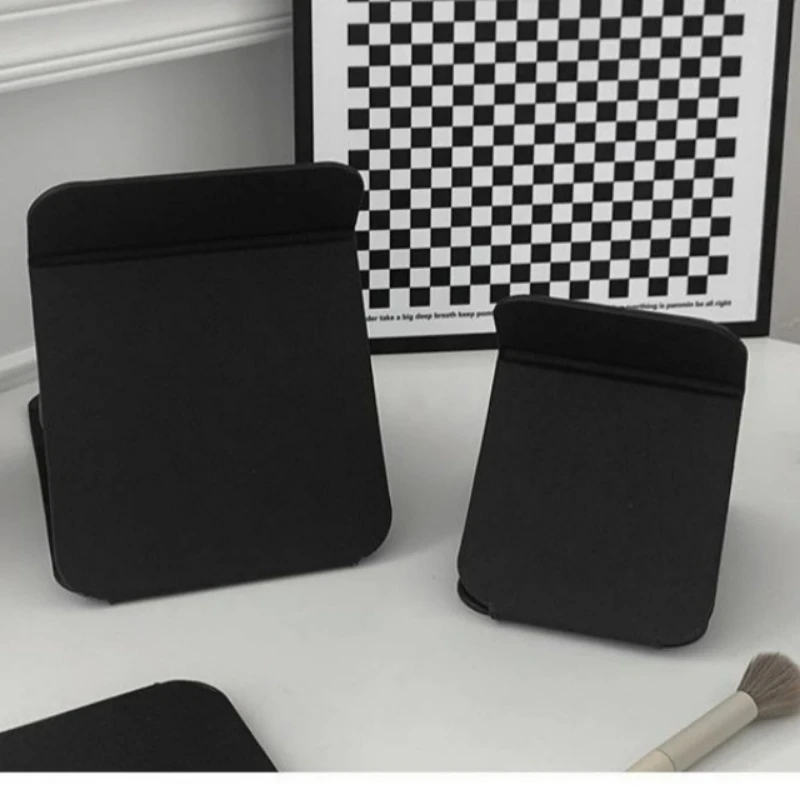 Leder-Klappspiegel, Schminkspiegel für den Schreibtisch, Verdickter HD-Spiegel, Modern und Schlicht, Dekorativer Tragbarer Schminkspiegel für Schlafzimmer und Zuhause – Detail 2