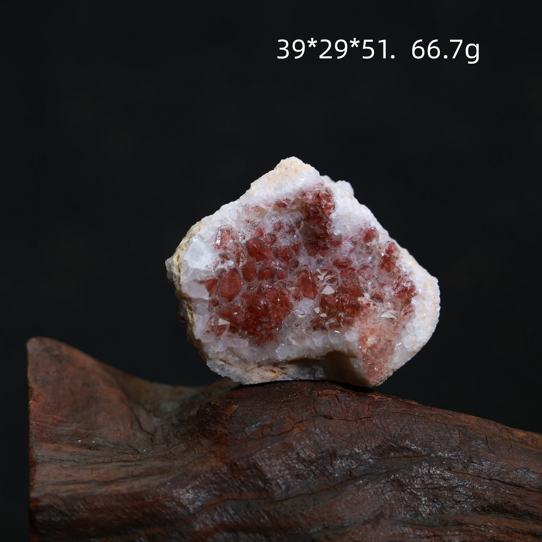 Natural stone materials, red crystal, quartz crystal clusters, mineral specimens, raw stone decoration, unprocessed and polished