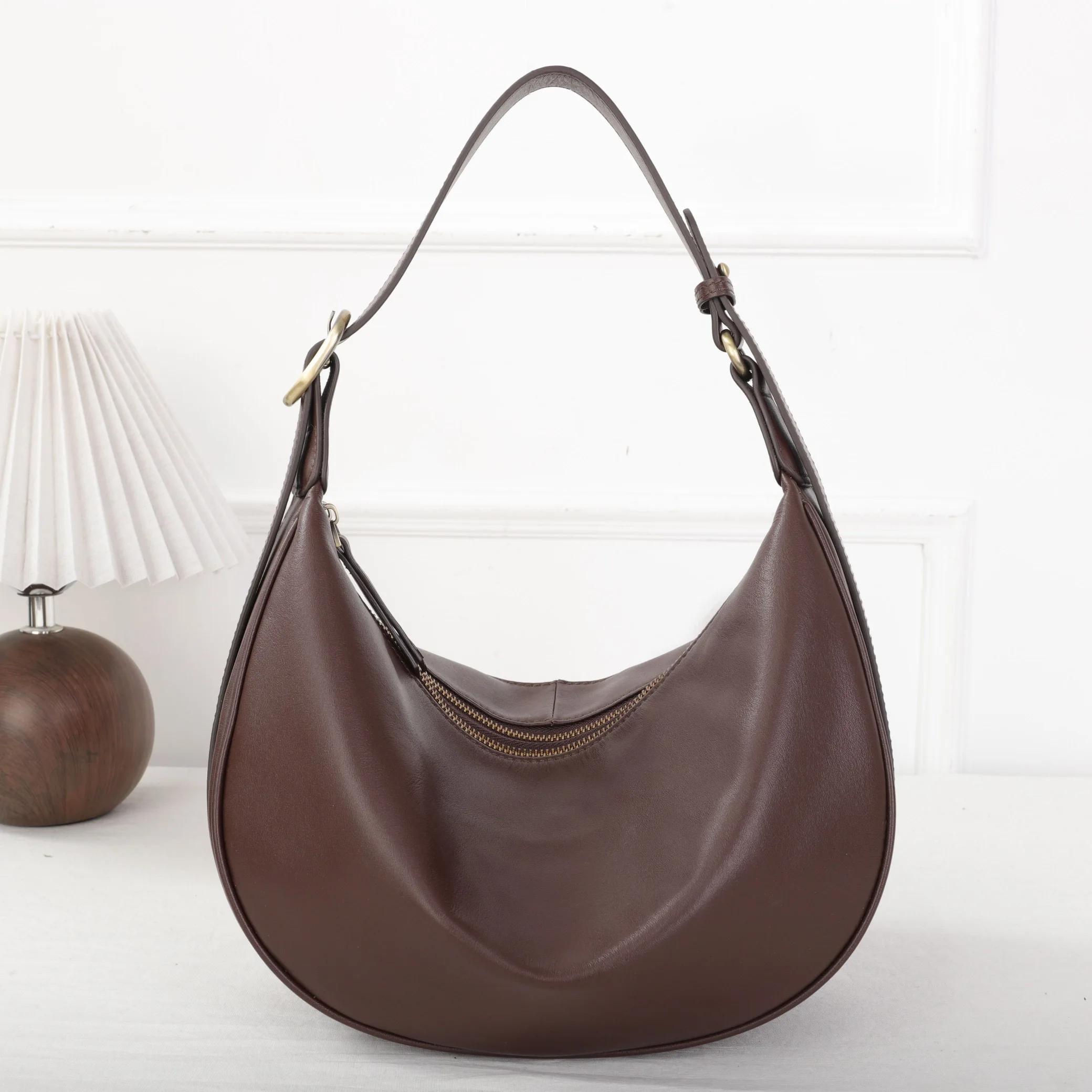 Genuine Grade Cow Leather Women's Shoulder Crossbody Half Moon Bag Luxury Designer Brand Ladies Fashion Handbag for Woman New