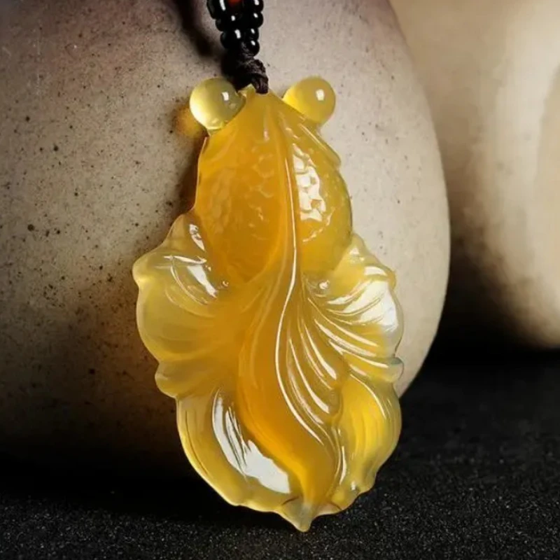 

Кулон из натурального агата, халцедона, желтой золотой рыбки, модное и изысканное ожерелье с подвеской.