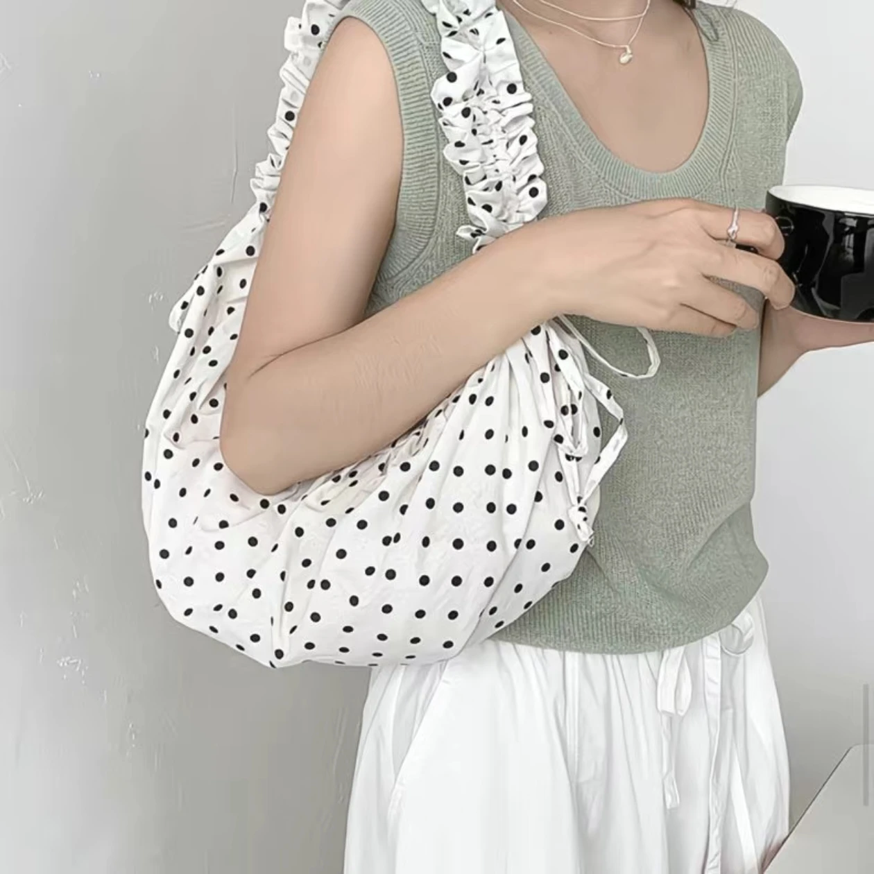 

Новая ретро плиссированная седельная сумка в горошек в форме полумесяца, корейская нишевая милая сумка для пельменей, сумка через плечо на одно плечо