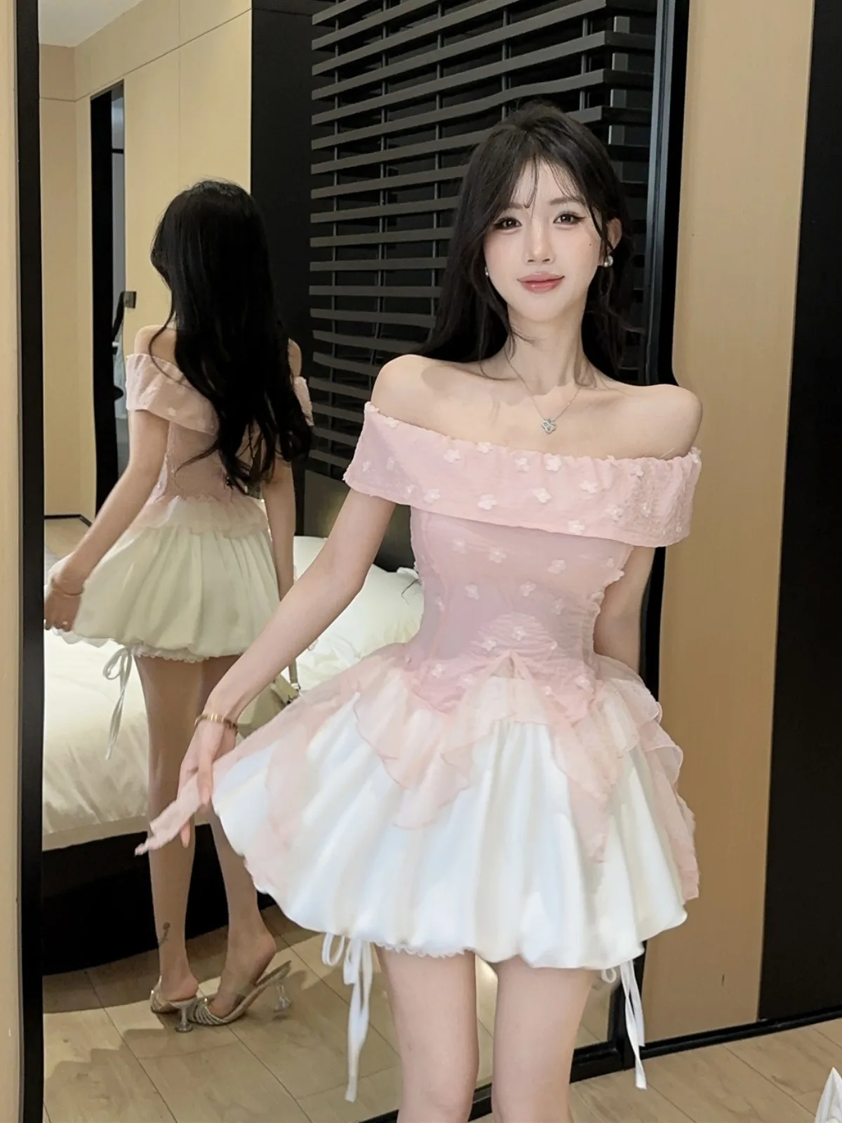 

Sweet And Spicy Floral Embellished A-Line Skirt And Shoulder Top Women's Spring Summer Fashion Set High Waist V-Neck Lon...