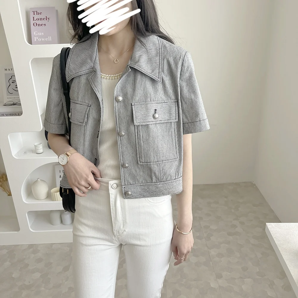 Jaqueta curta trada de aodão 00% com botões, slim fit, para o dia a dia, gola dobrável, moda fena, roupa de verão.