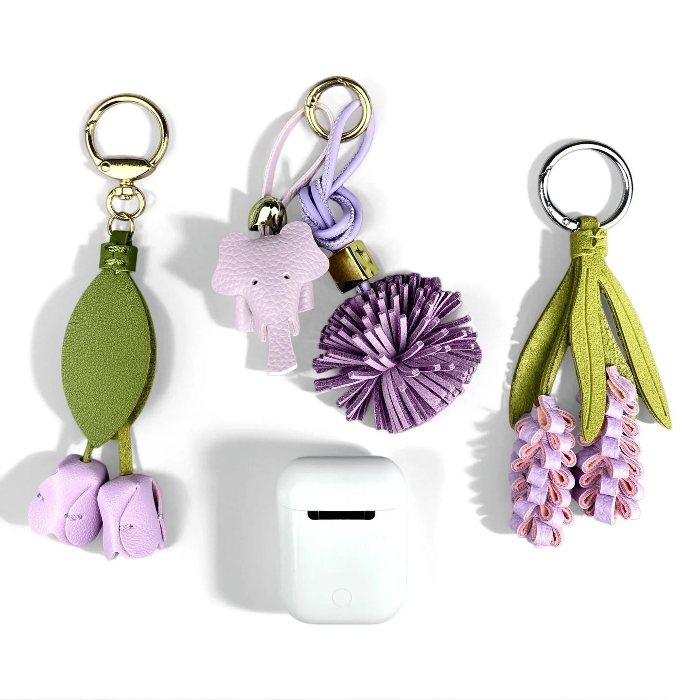 Lila Schmetterling & Blumen Schlüsselanhänger-Set, Niedliche PU-Leder Blumen-Taschenaccessoires für Lila-Liebhaber/Realistische Blüte/Gutes Geschenk – Detail 1