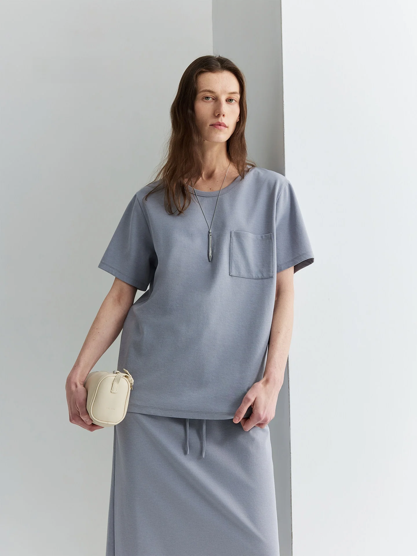 

Комплект WUUO Oxygen Set: дышащий и комфортный женский комплект из ацетатного модала с футболкой и шортами, весна-лето, короткий рукав, U-образный вырез, трикотаж.