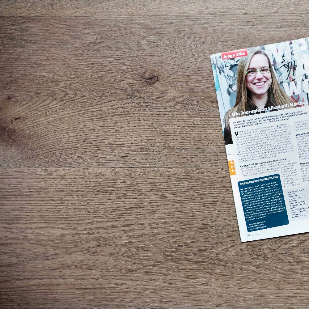 天然木突板SPCフロアのカスタマイズ版、リビングルームフロア