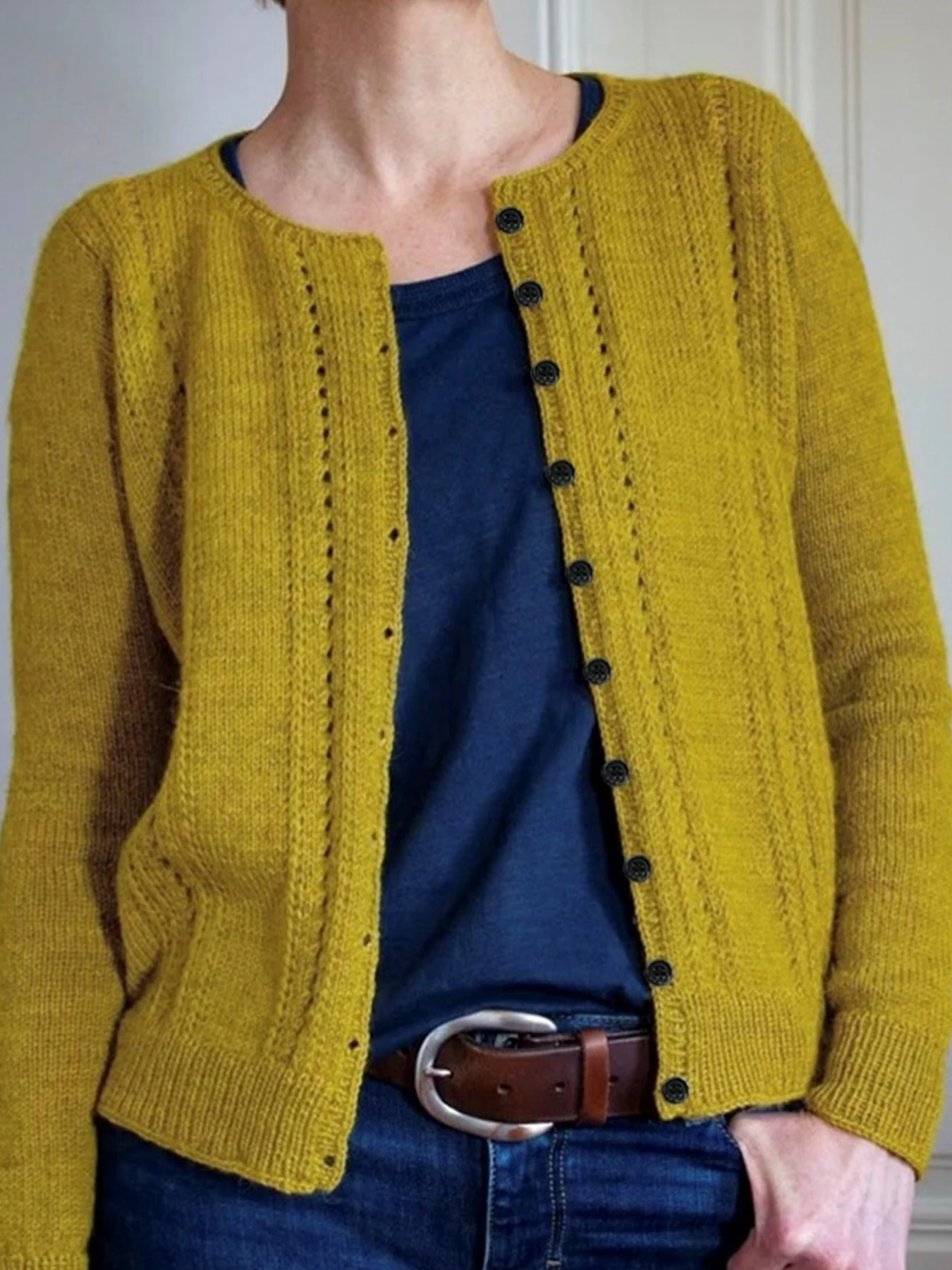 

New Women's Fashionable Casual Hollow Out Craft Button Single Breasted Knitted Small Cardigan Long Sleeved Sweater Top