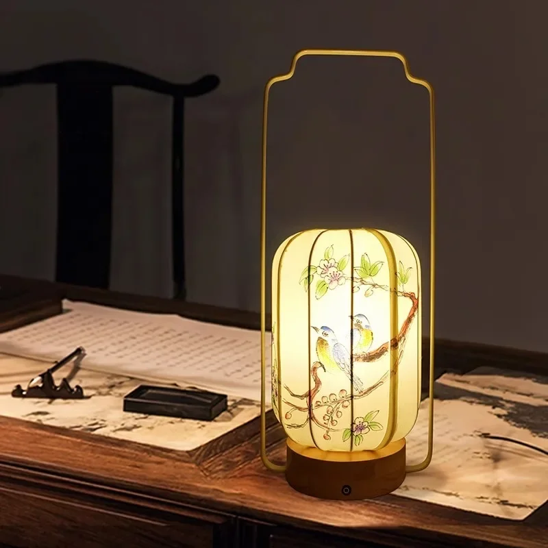 Chinese retro desk lamp, zen tea room study bedroom bedside hand-painted fabric art national style