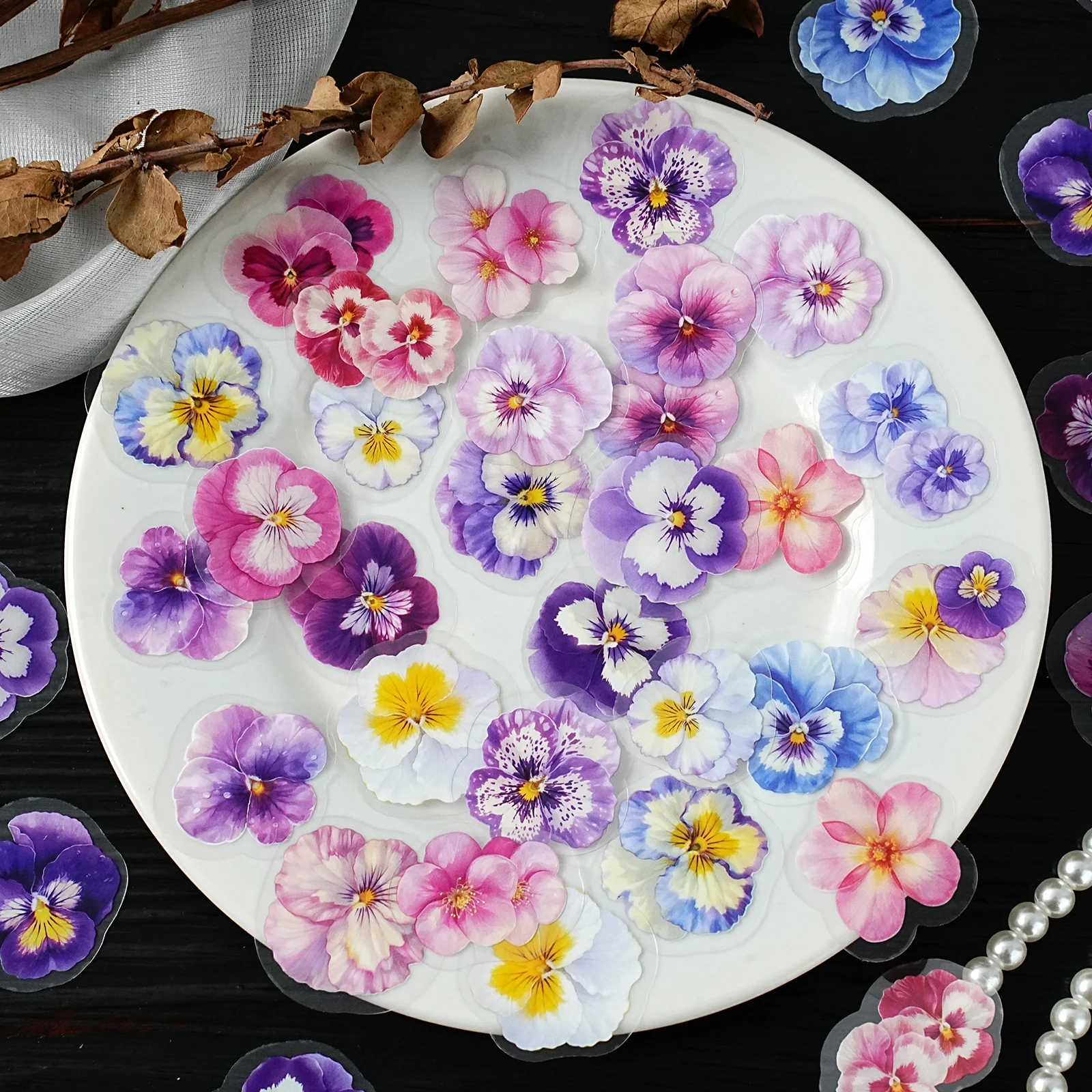 ملصقات Etori Life Romantic Things المائية Pansy 50 قطعة من ملصقات تزيين دفتر الملاحظات المجلية لأجهزة الكمبيوتر المحمول وزجاجة المياه وملصقات الهاتف وحقيبة السفر وألبوم الصور وحقيبة الورق واللوازم المدرسية وحفلات الألعاب اليدوية