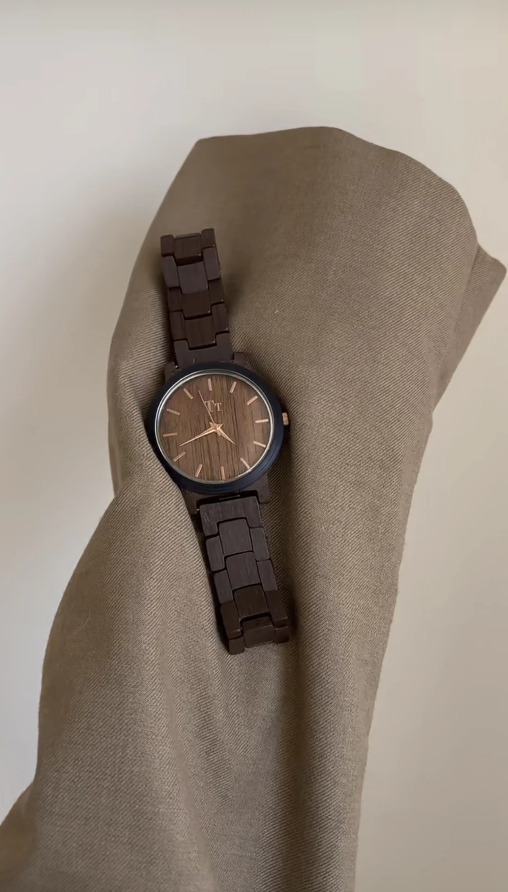 Nuevo reloj redondo de estilo chino con diseño de grano de madera marrón oscuro para mujer, nuevo reloj de mujer a la moda, regalo original
