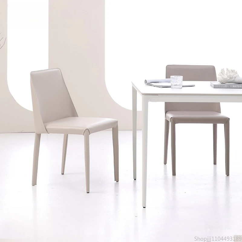 

Italian Saddle Chair - Nordic Luxe Design for Cafe & Home Office