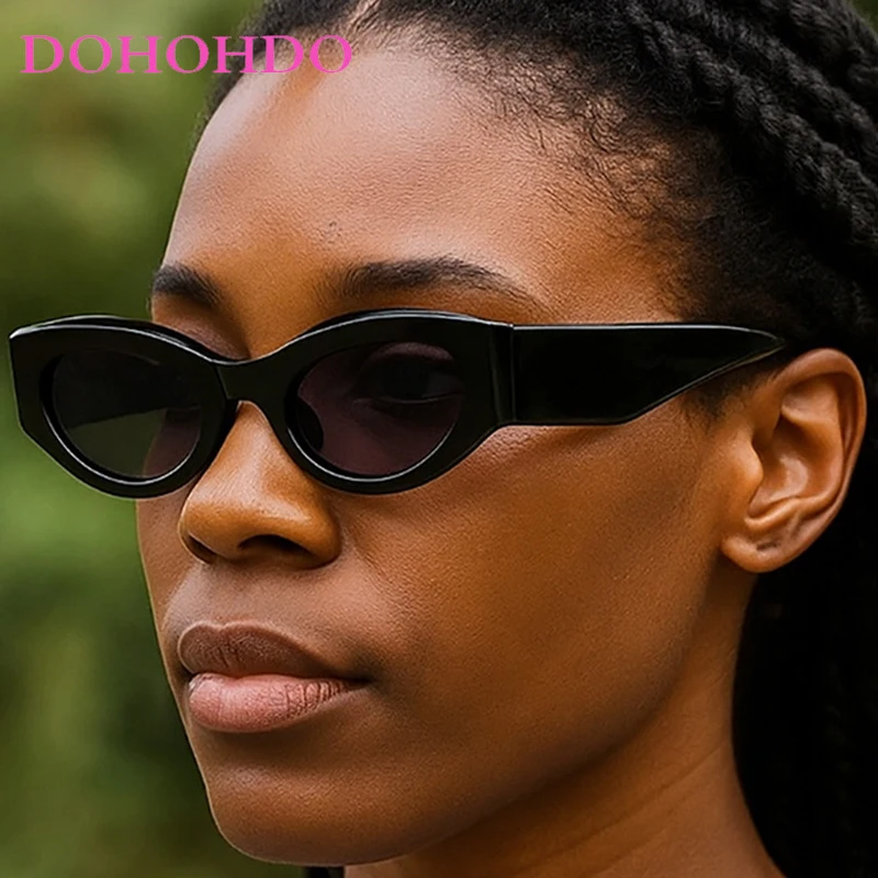 

Vintage Small Frame Cat Eye's Women Sunglasses Trendy Luxury Designer Men Shades Travel Driving Ladies Sunglasses Lentes UV400