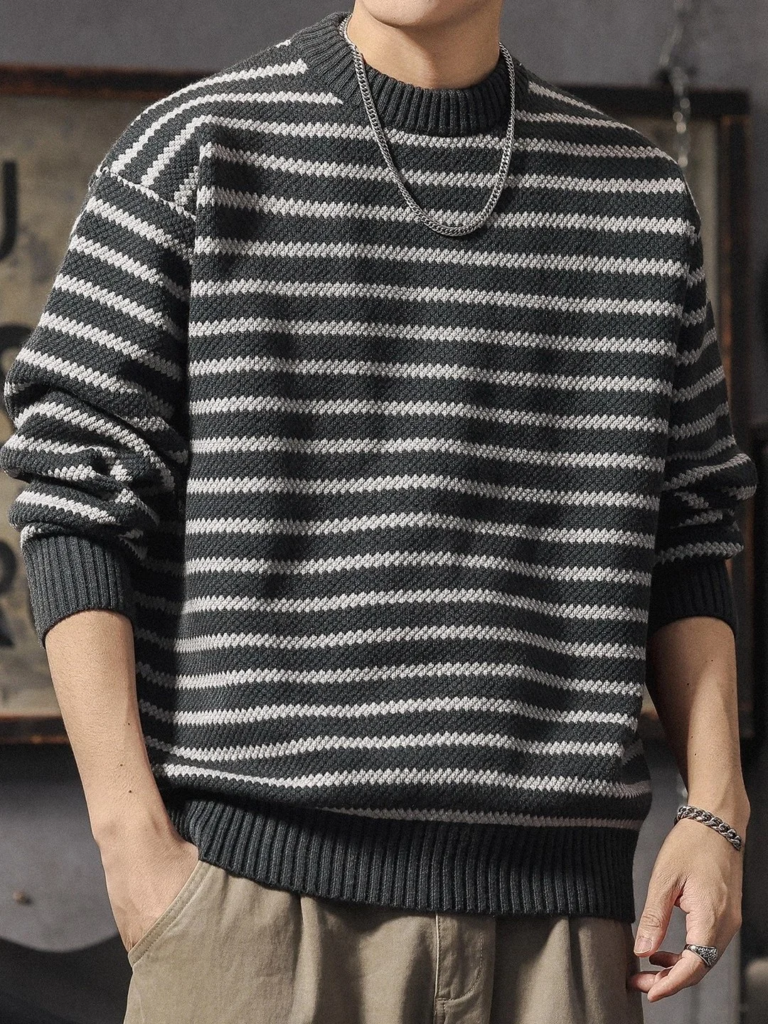 

Men's Winter Thiened Loose Knitted Sweater Casual Striped round Ne Warm Inner Wear Base irt Polyester Fiber Long Sve