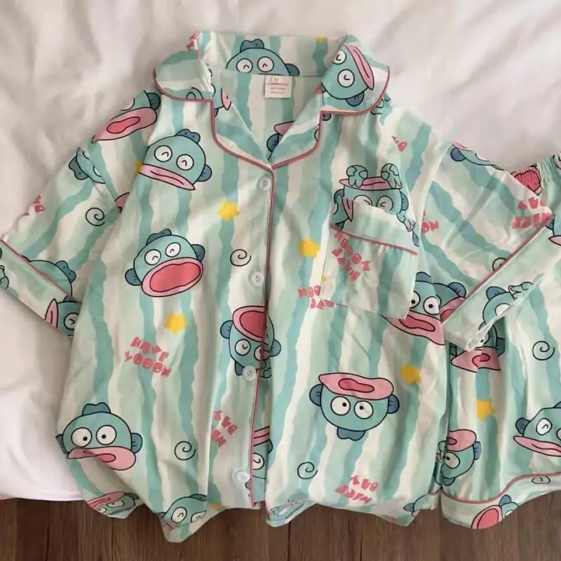 

Комплект пижамы Sanrio Hangyodon: шорты и футболка с коротким рукавом, домашняя одежда для девочек в стиле клоунфиш, удобный японский ленивый стиль, полосатый, летний, популярный