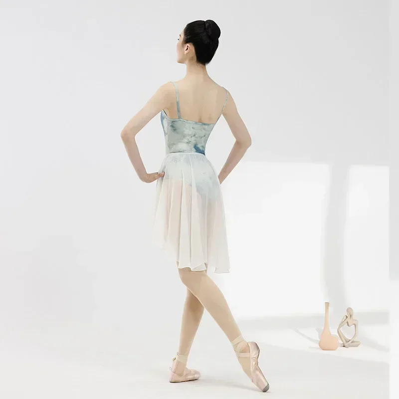 新しいセクシーな練習バレエレオタード女性のためのエレガントなハロー染めスリングボディスーツ水着ダンス大人バレリーナダンス衣装