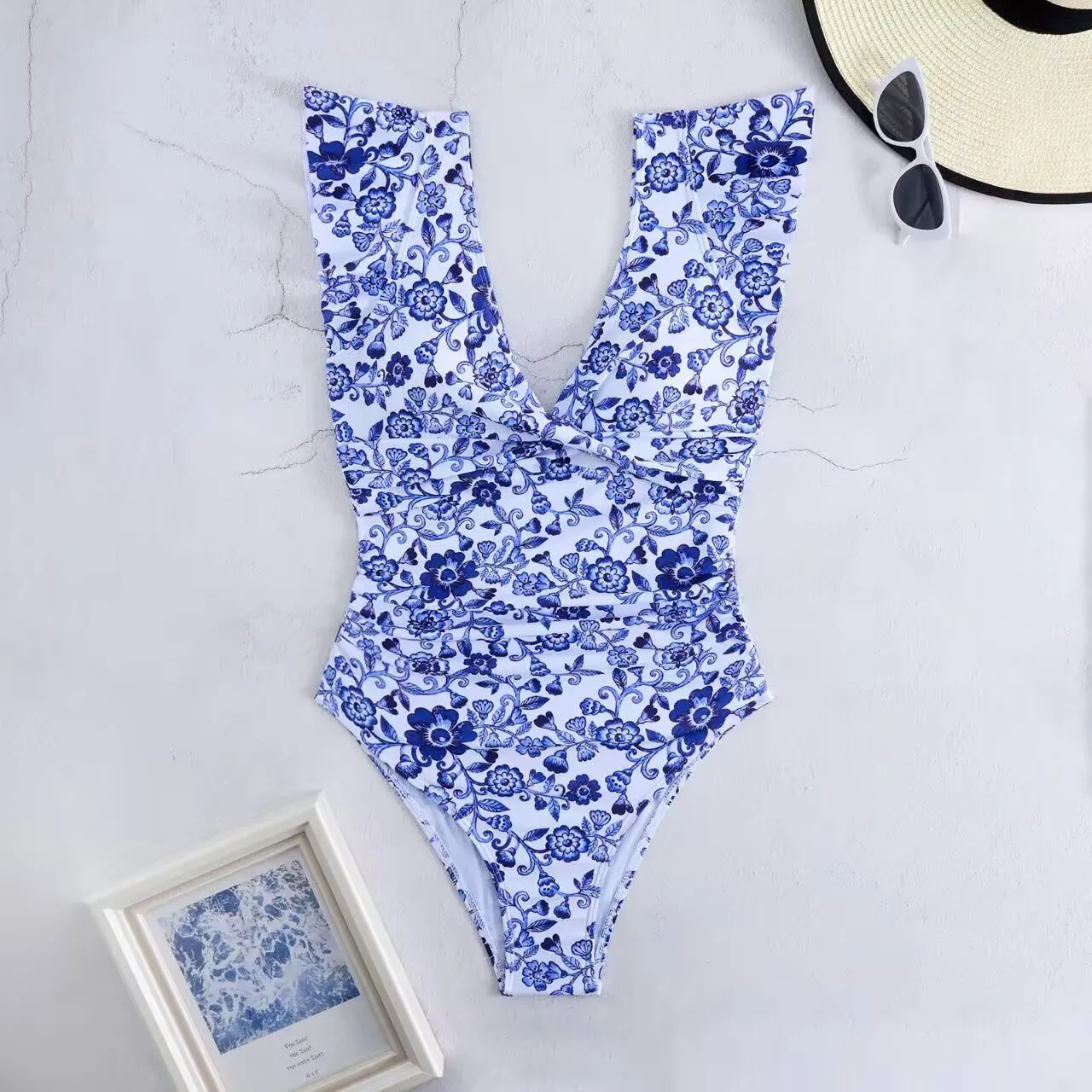 

Цельный купальник с глубоким V-образным вырезом, женский купальник 2025 года, женские купальные костюмы с цветочным принтом, летняя пляжная одежда, монокини с рюшами, купальный костюм