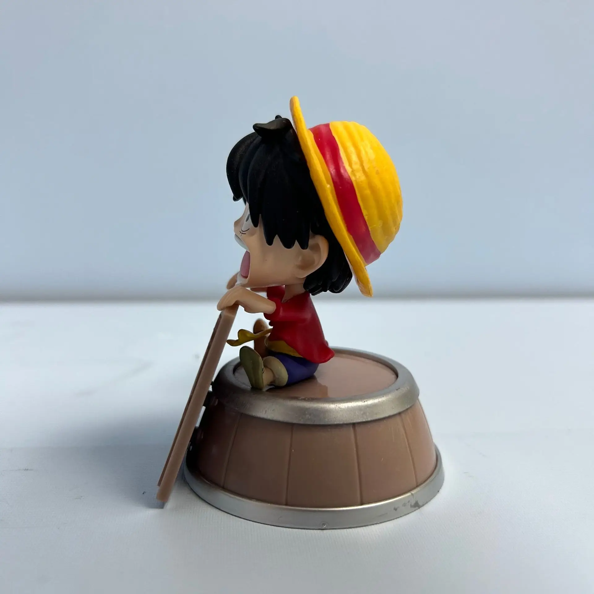 One Piece series model parking number card aroma one Nautical King Luffy statue hand toy two yuan animation peripheral creative