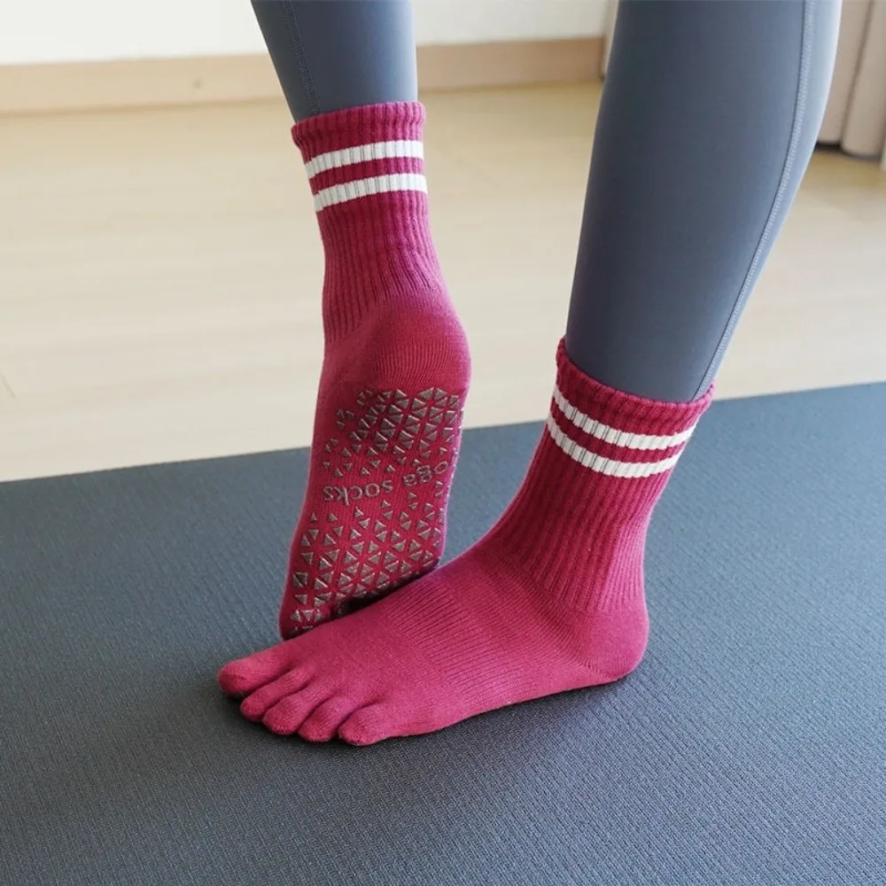

Trendy Non-Slip Grip Pilates Socks Breathable Cotton Yoga Socks Sweat-absorbent Casual Five-finger Socks fall Winter Style