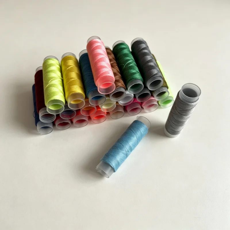 24 Farben Nähgarn 100% Polyester Garn Nähgarnrolle Maschinen- und Handstickerei für Heim-Nähset – Detail 3