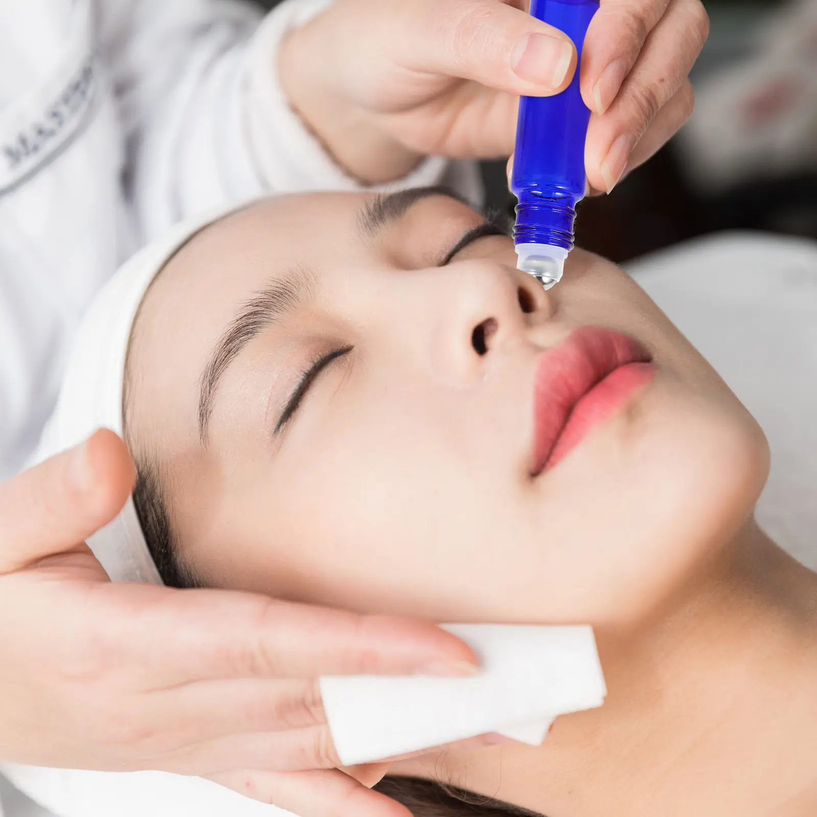 

6Pcs 10ml Refillable Rollerball Bottle Eye Serum Empty Bottle Essential Oil Dispenser Durable Steel Ball ABS Cap