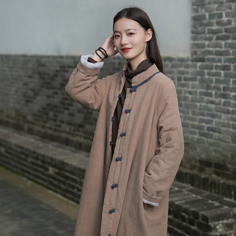 

Chinese style stand up collar, Chinese style contrasting color plate buckle, medium to long cotton jacket