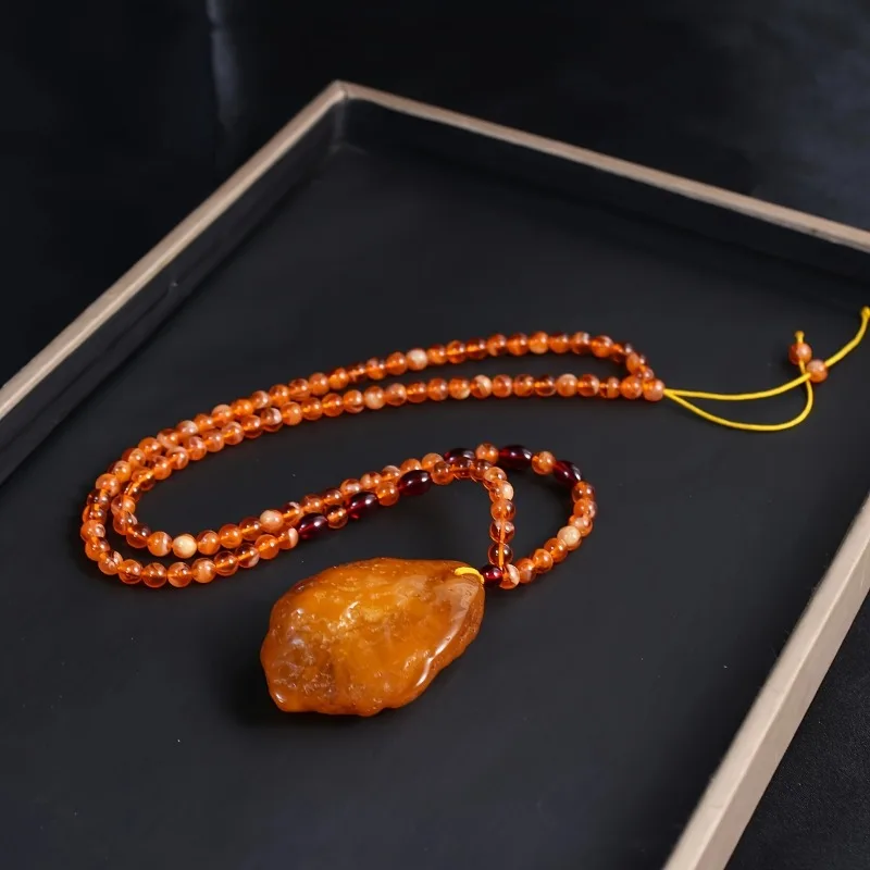 

Fashion Irregular Beeswax Pendant Necklace, Suitable for Both Men and Women, Suitable for Daily Wear in All Seasons