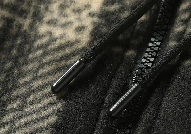 Neue modische, mit Fleece gefütterte, lässige Herren-Hemdjacke mit Kapuze und Karomuster – Detail 10