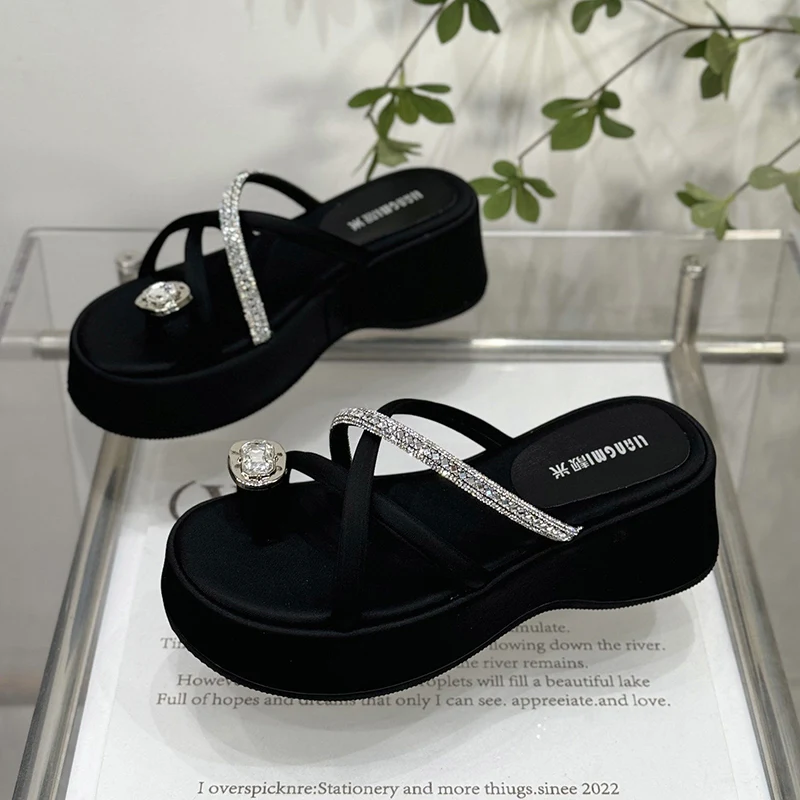 Summer Thick Heel Sandals Women's Outdoor Wear Fairy Wind Diamond Cover Toe Slippers Casual Style Slip-On Rubber Sole Shoes