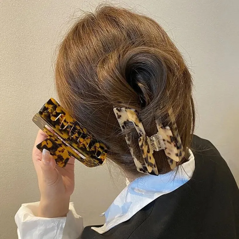 Modern 2024 New Hair Claw Large Geometric Hollow Square Tortoiseshell Leopard Acetate Hair Clip For Women Hair Accessories