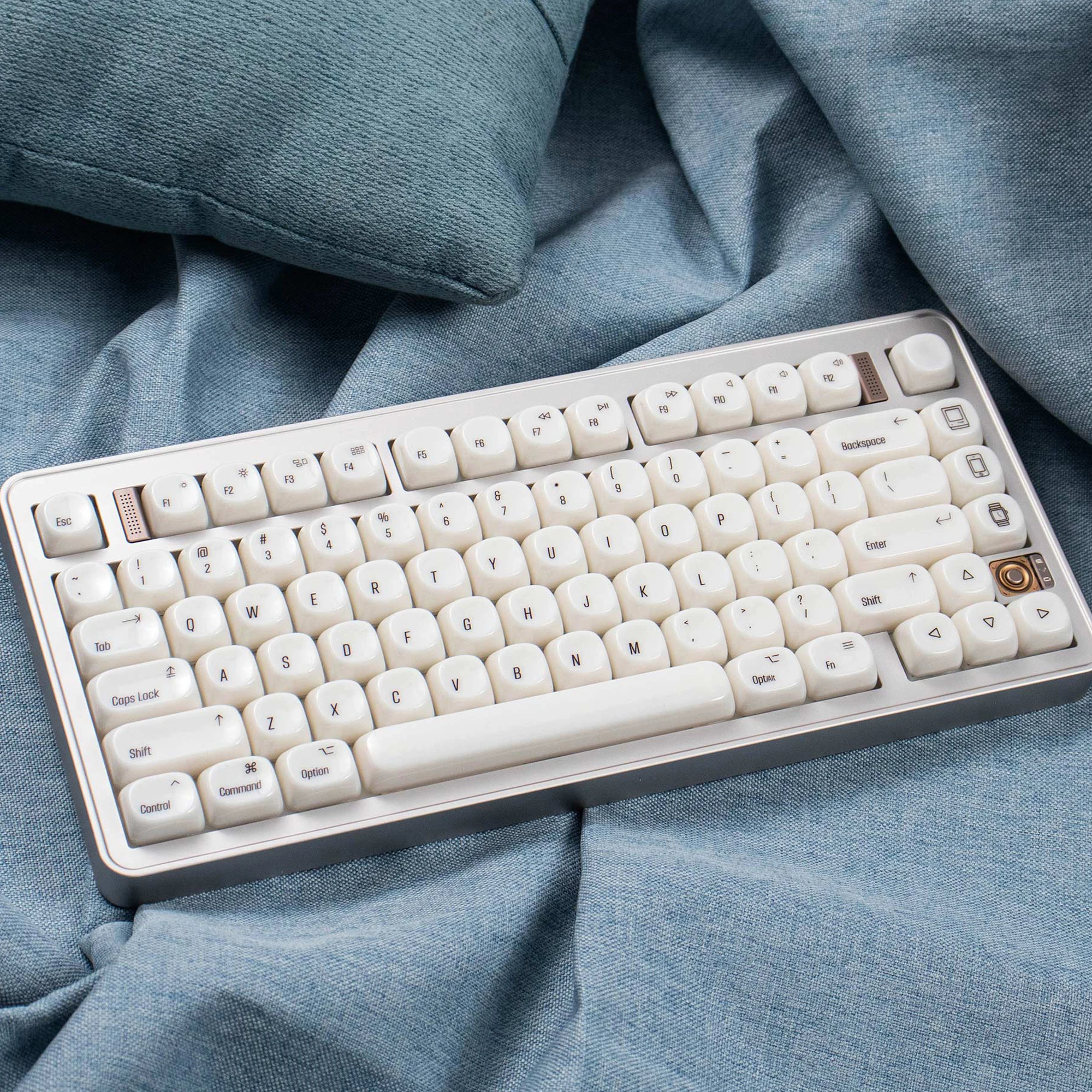 

138 Keys Minimalist White Keycaps Double shot MOA Keycaps Glossy Translucent keycaps For MX Cherry Mechanical Keyboard