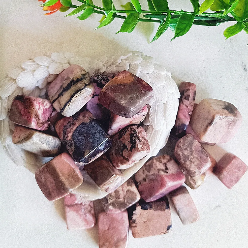 Natural rose block polishing decoration, crystal quartz mineral restoration, spiritual decoration