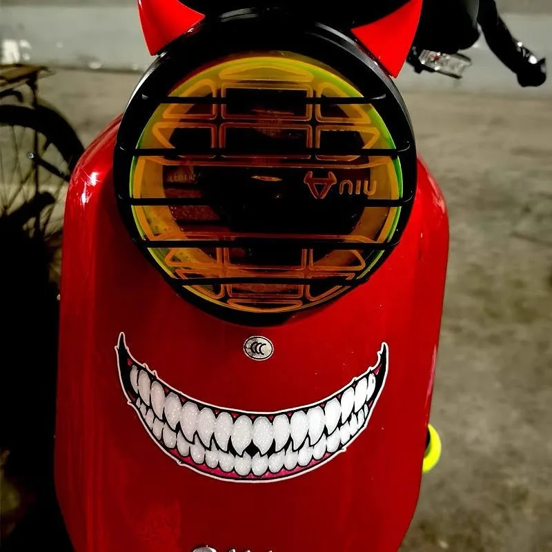 ملصقات عاكسة للدراجات النارية، ملصقات ذات فم كبير لخوذة السيارة، ملحقات تزيين السيارة بنفسك