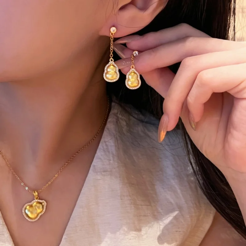 European and American Fashion and Elegance Women's Gourd-Shaped Zircon Necklace, Virgin Mary Exquisite Stud Jewelry