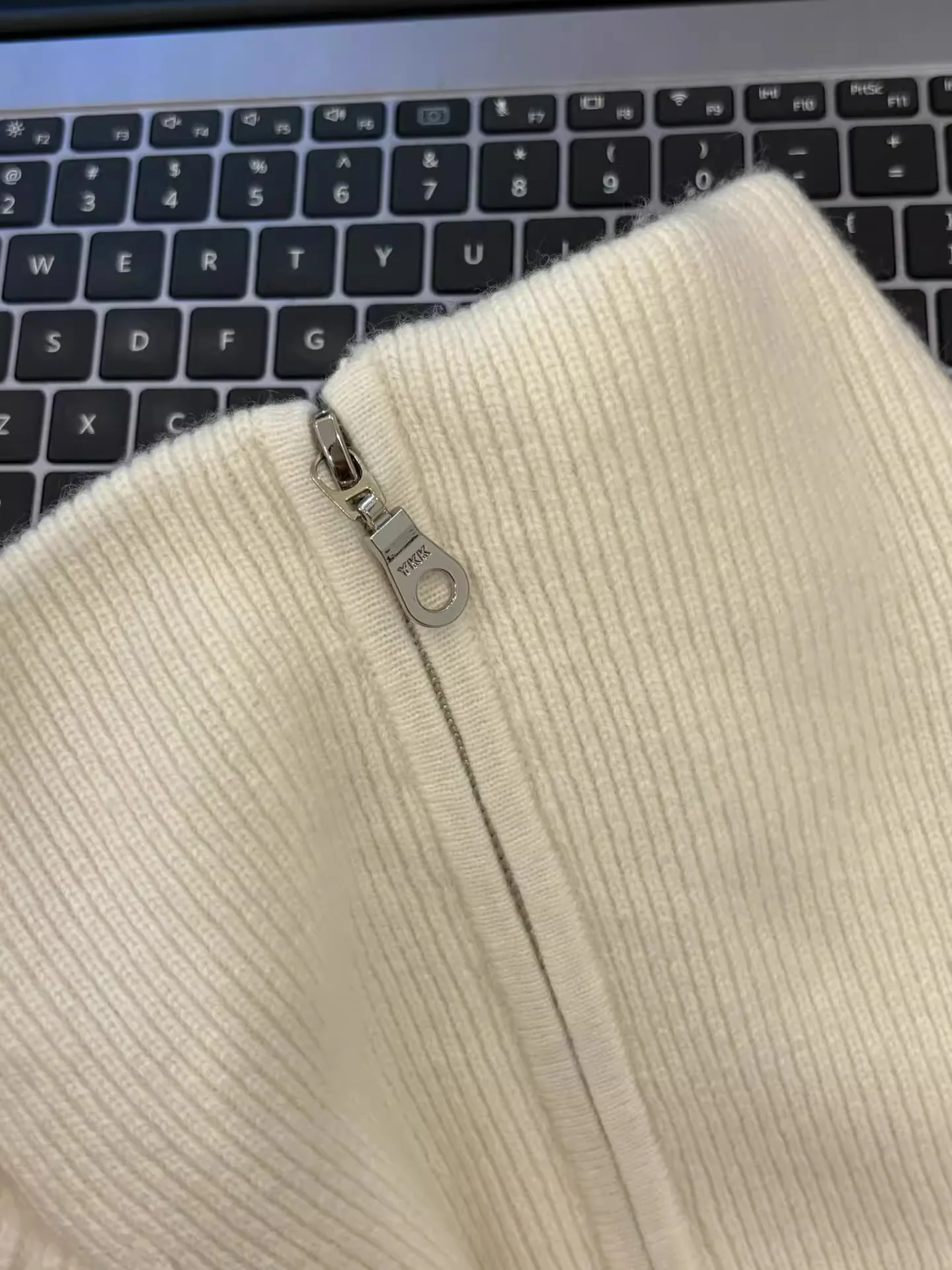 

Sweaters Jumpers Pullovers Women Green Bat-Sleeve Halloween Horror Festival Party Gothic Dark Spooky Mystery Scary Costume Sport