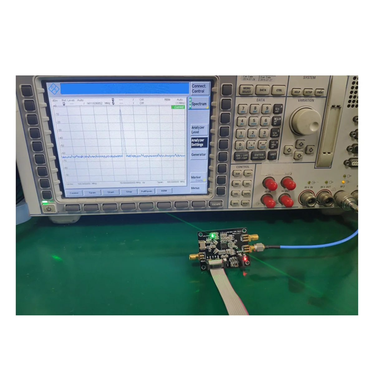 ADF4351 Development Board Module RF Signal Source Phase-Locked Loop 35M-4400M RF Signal Generation Module