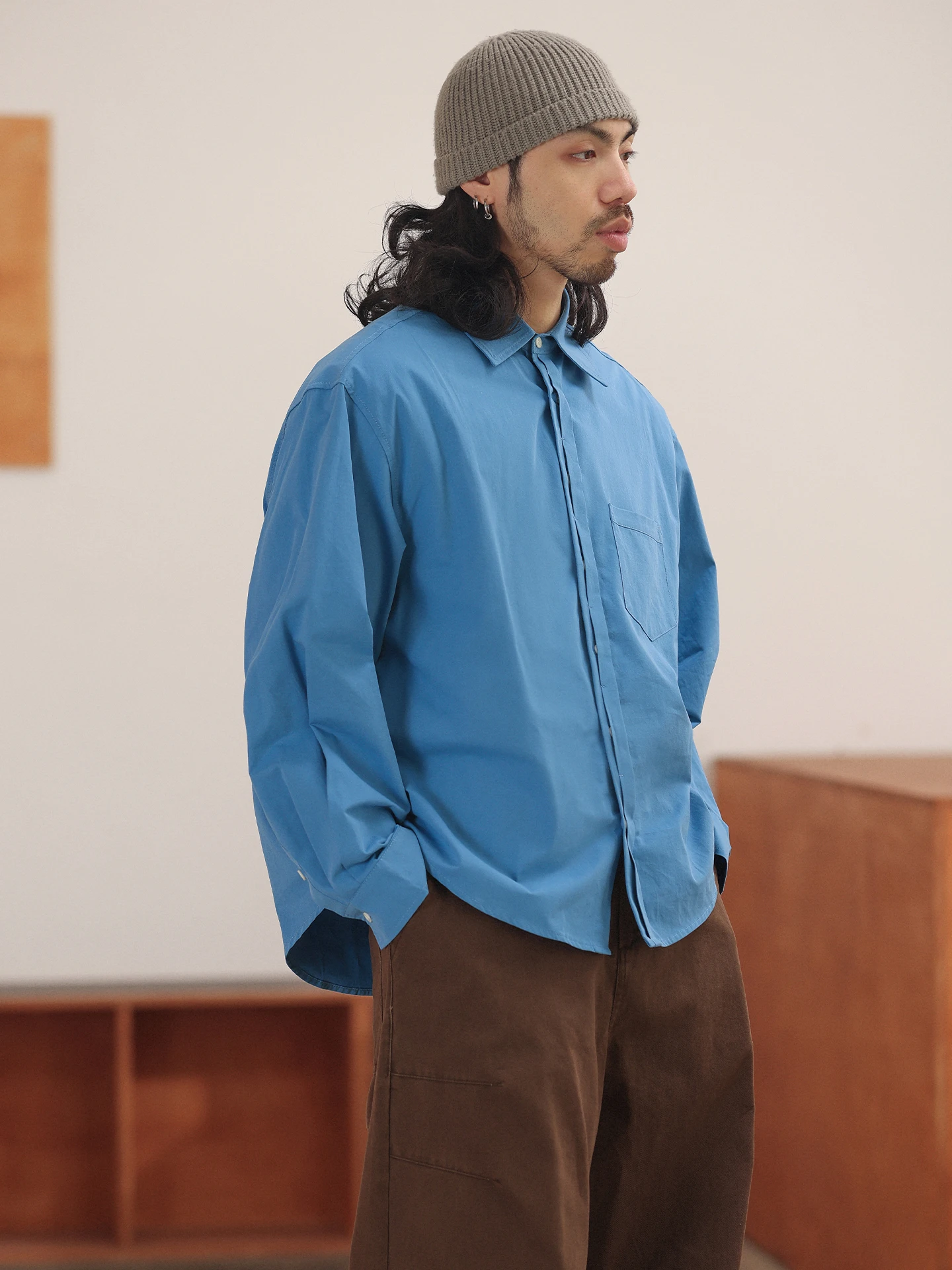 

Синяя мужская рубашка с длинным рукавом в стиле ретро, на двух пуговицах, свободного кроя, с эффектом винтажа, повседневная, хлопковая, весенняя, модная, дышащая