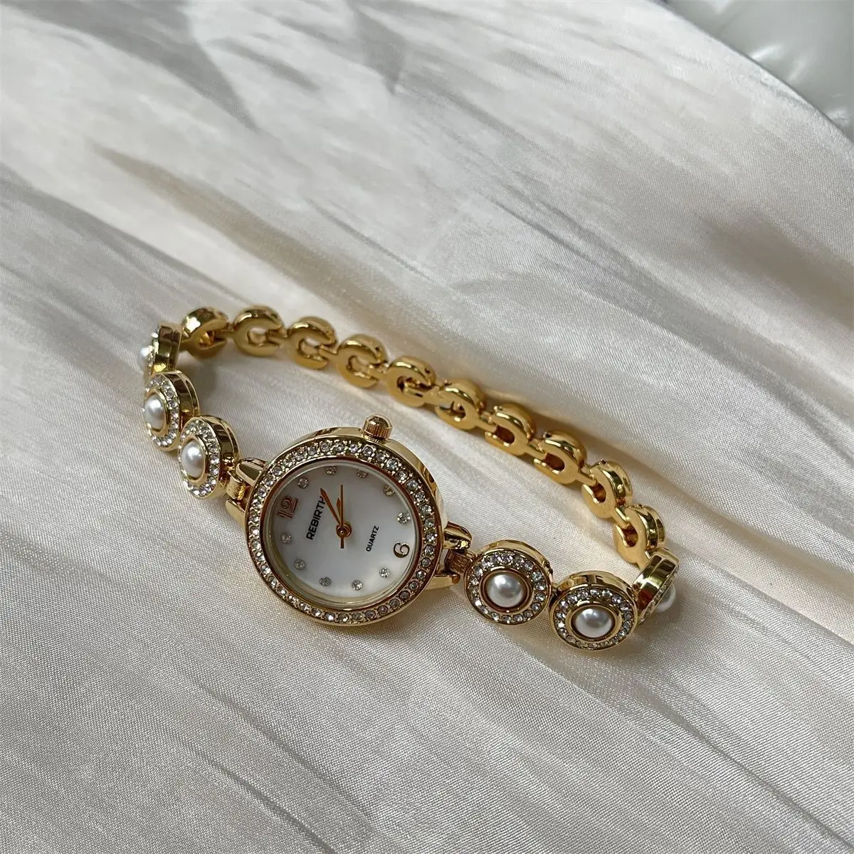 

Luxury Rhinestone Silver Pearl Bracelet Watch Fashion Waterproof Quartz Women's Exquisite Watch Jewelry Relogios Feminino