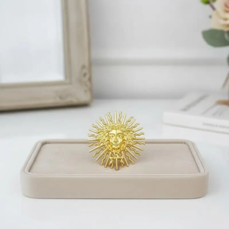Vintage Goddess of The Sun Brooch Pin 1Pcs Gold Tone Durable Badge Elegant Jewelry Accessory for Wedding Guest Outfit