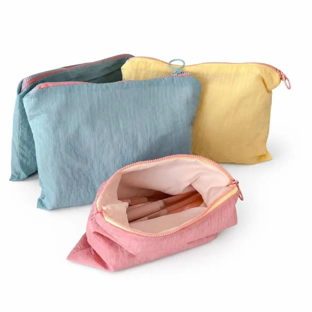 Large Capacity Makeup Bag Plaid Pattern Nylon Travel Storage Pouch Organizer Design Zipper Closure Cosmetic Case For Women