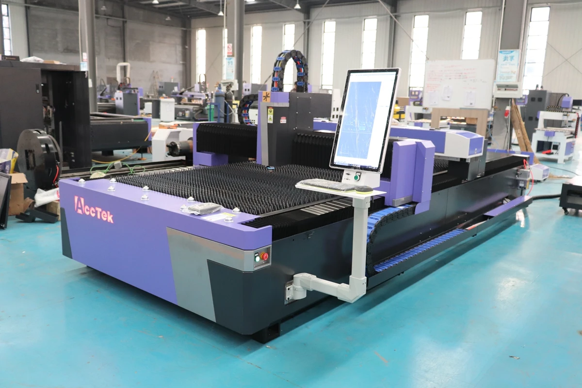 CNC Fiber Laser Cutting Machine 1500W 2000W Cut Stainless Steel