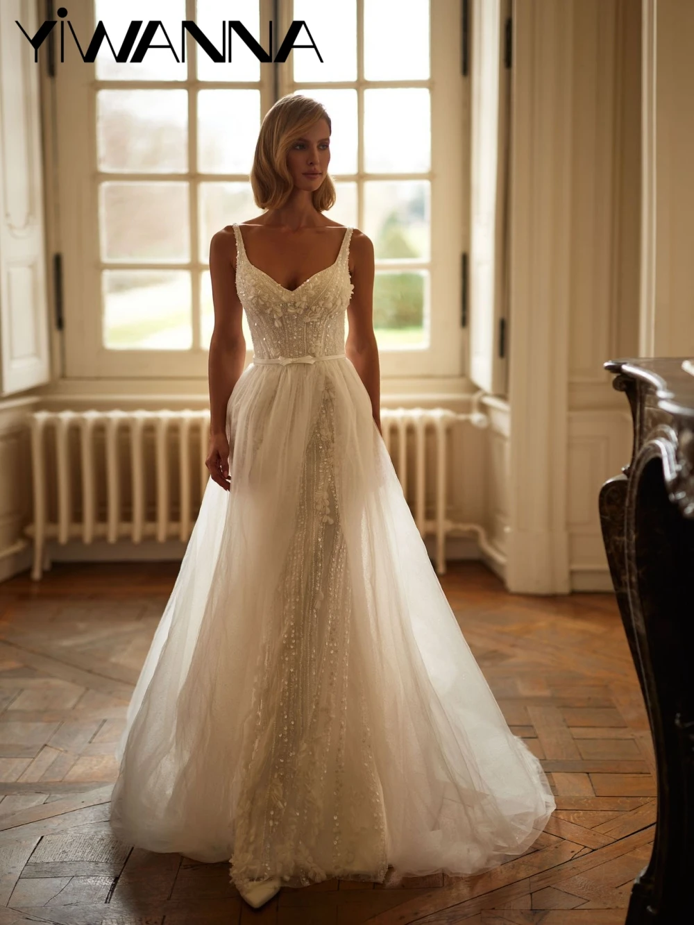 

Detachable Train 3D Flower Wedding Dress Shiny Beaded Thin Straps Bridal Gown Customized V-neck Floor-length Dresses For Bride