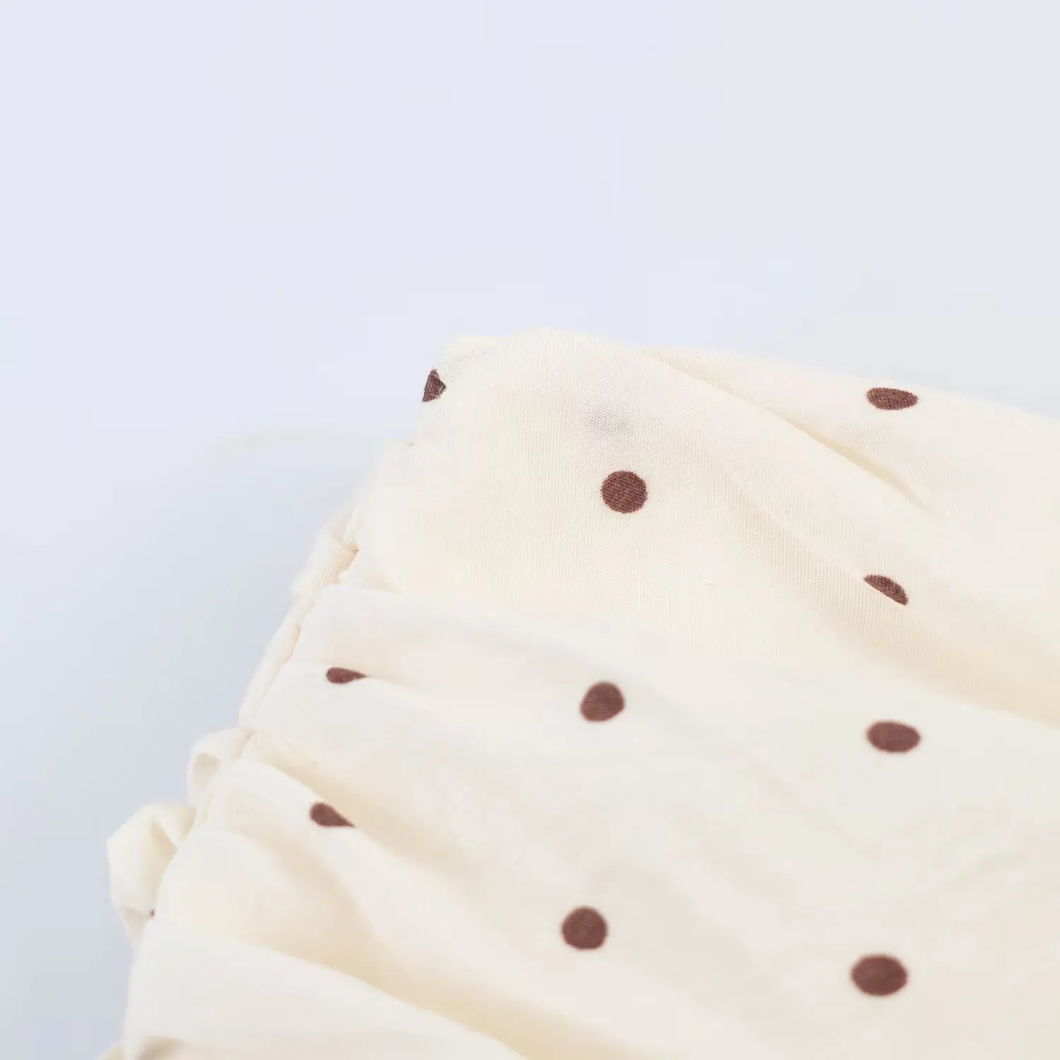 BSAY Neuer Beiger Gepunkteter Skort für Damen, Hochgeschnittener Plissierter Rüschen-Minirock, Sommerliche Lässige Strandshorts mit Futter – Detail 5