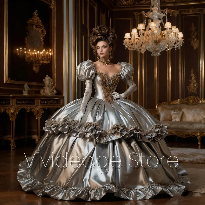 Glänzende silberne viktorianische Ballkleider, wunderschöne mittelalterliche Blasenärmel, verzierte Abendkleider mit Spitze und Perlen, maßgeschneidert