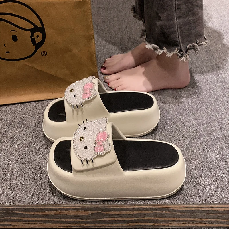 

The New Sanrio Hello Kitty Shoe Slippers Fashion Slippers Summer Slippers Cute Cartoon Casual Fashion Pretty Girl's Beach Shoes