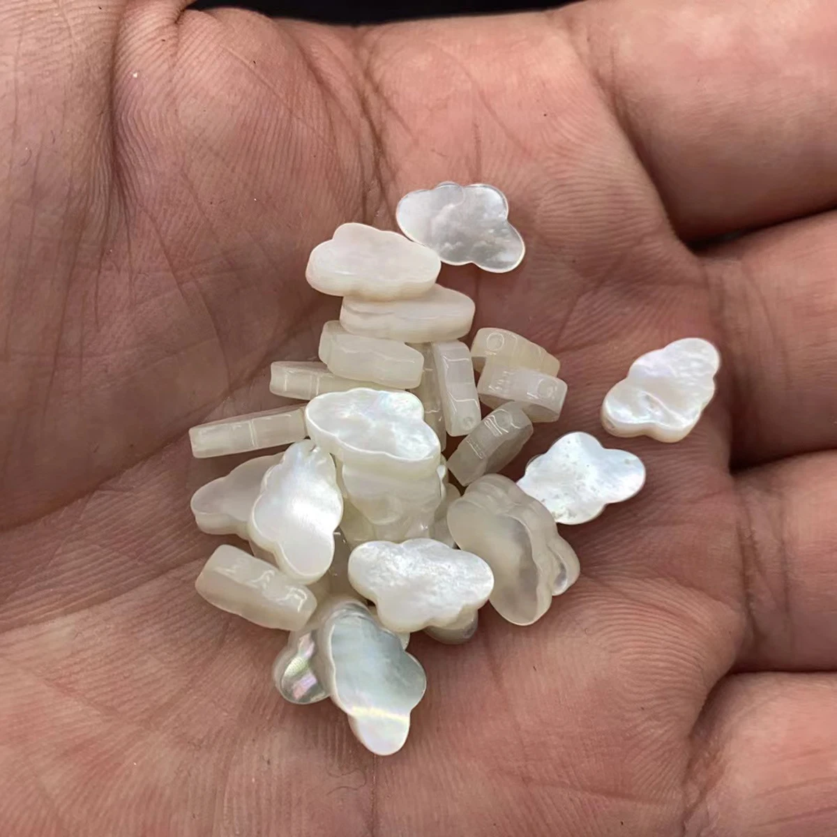 

5pcs 7x11mm Natural Shell Sea White Clouds Pendant Charms Jewelry Diy Bracelet Necklace Accessories Small Ornaments Decorations