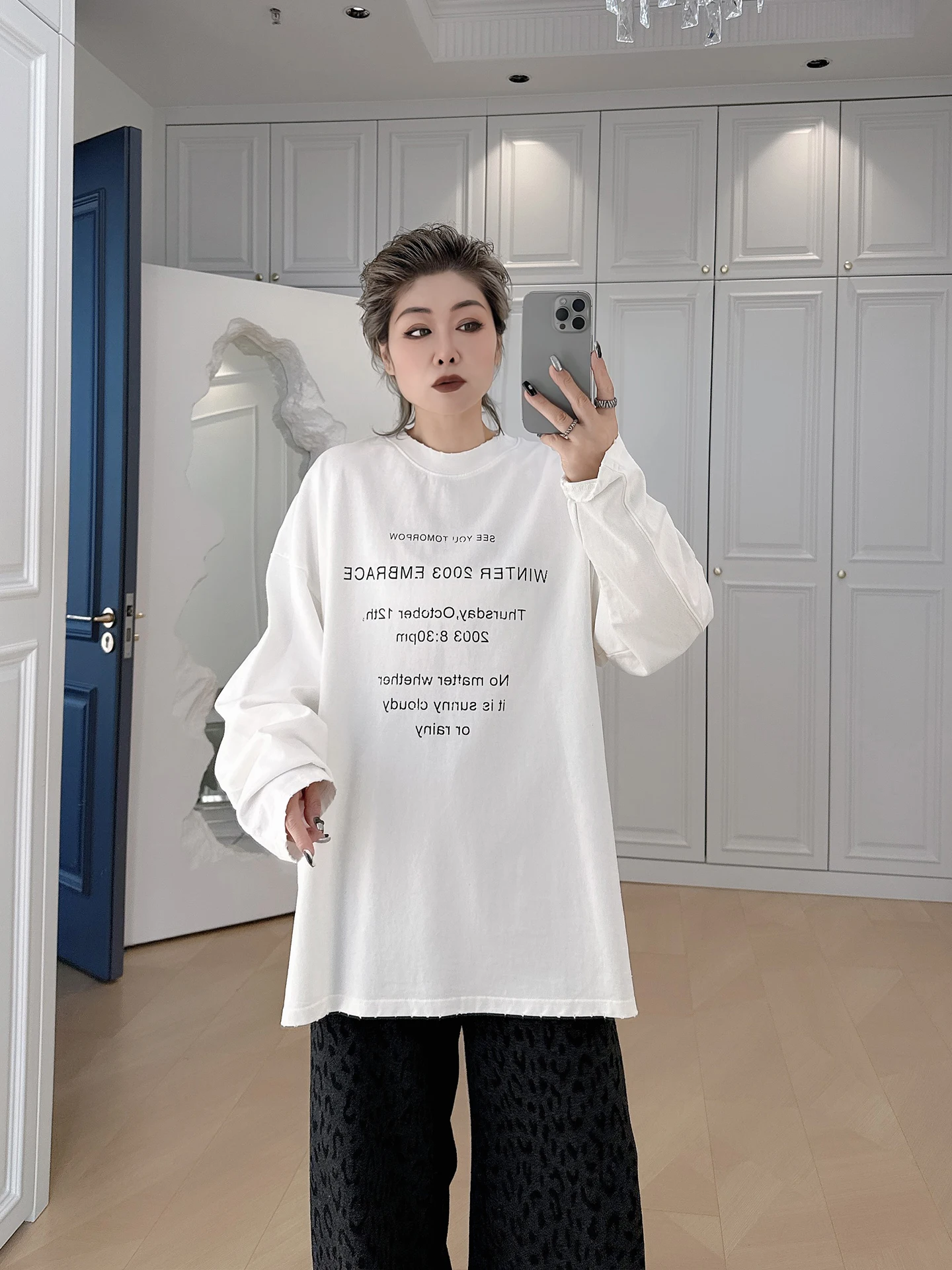 

Американская женская футболка больших размеров с длинным рукавом, свободного кроя, скрывающая недостатки фигуры, с круглым вырезом, универсальный топ, стройнящий силуэт