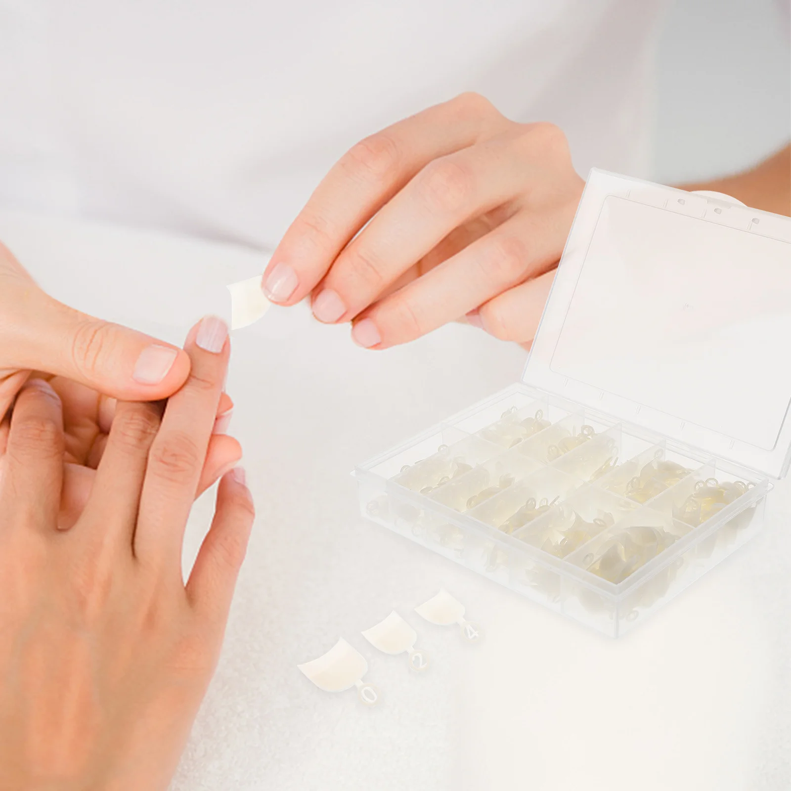 

600Pcs French Style False Nails Exquisite Waterproof Fake Nail Stickers for Daily Party Manicure Salon Use Short Oval Coffin